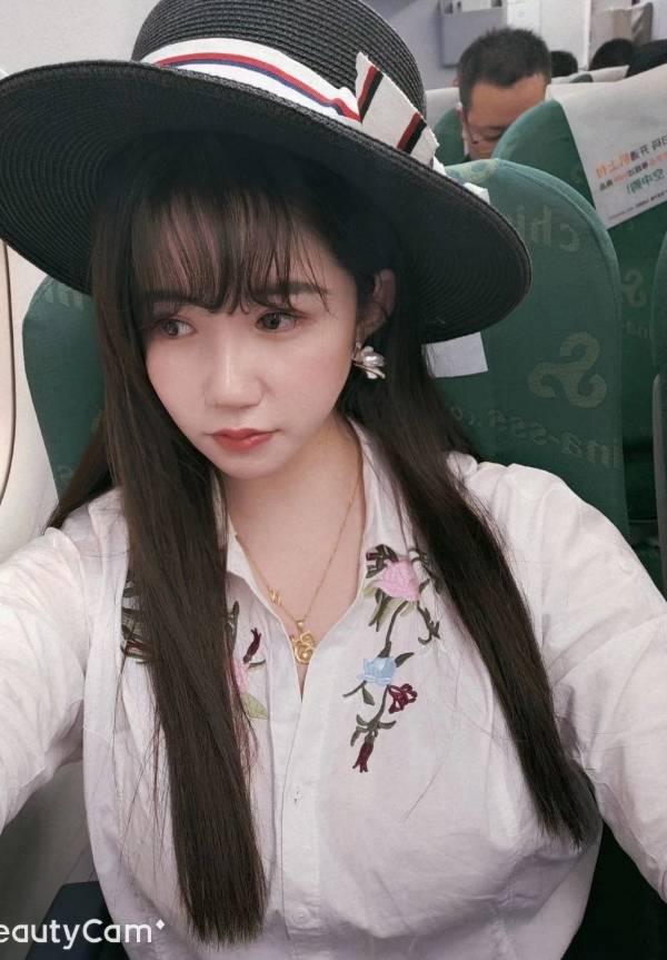 白嫩微微胖的水多女