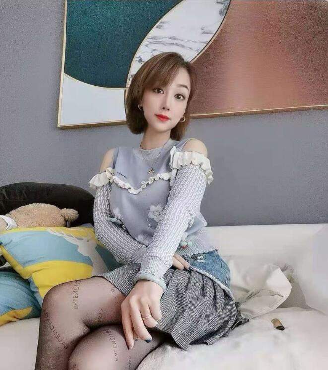 普陀极品大奶双飞美女